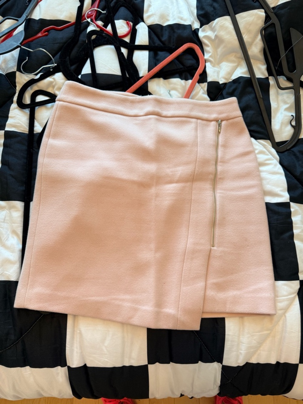 White House Black Market Blush Pink Mini Skirt with Side Zip Detail